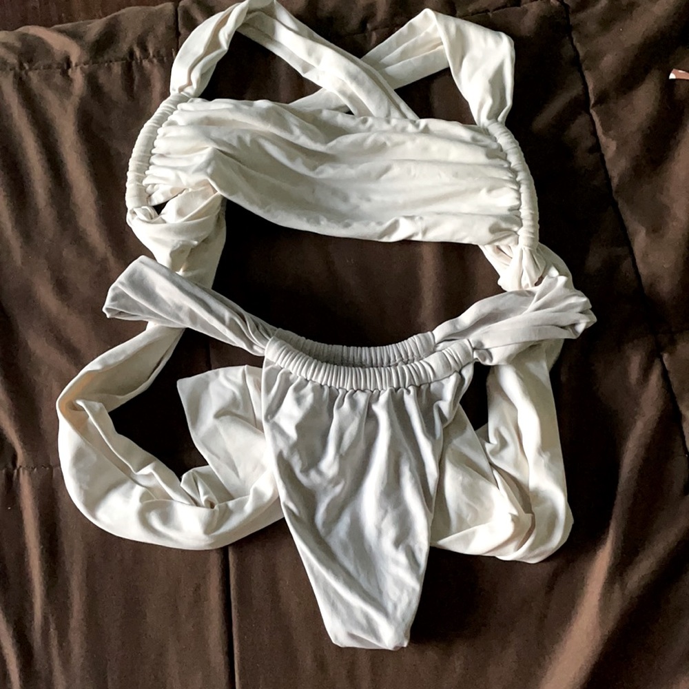 Nikoi by Kai white bikini set size medium.